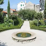 Gallery Nada Апартаменты Жаборич