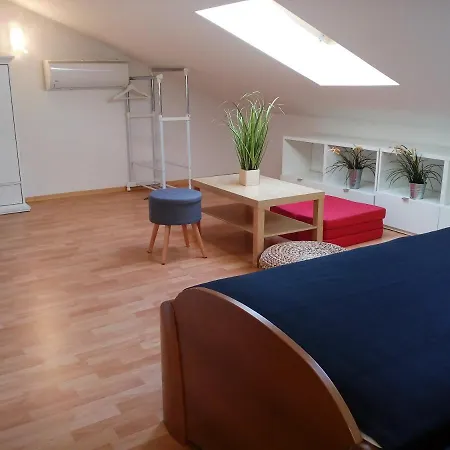 Gallery Nada Apartment *